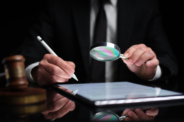 Bruno Garcia Redondo analisa a validade jurídica dos contratos digitais e os cuidados essenciais nas transações eletrônicas.