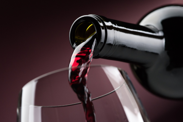 Kelsem Ricardo Rios Lima revela como a combinação entre aromas e sabores transforma o ato de degustar vinho em uma verdadeira arte sensorial.