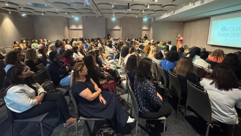Non Stop evidencia o poder da imersão emocional criada por Pamela Magalhães em Gramado.